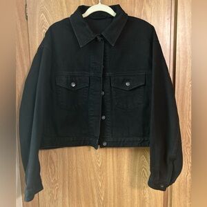 UNIQLO women’s black jean jacket size medium